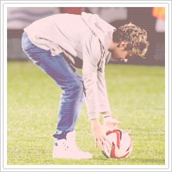 asianconfusion:  Au Meme → Niall Horan: daddy; “He’s my life.” 