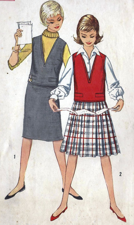 Sewing, then reading in fashion.Illustration from Simplicity 3201 (ca. late 1950s). Sub-Teen Top and