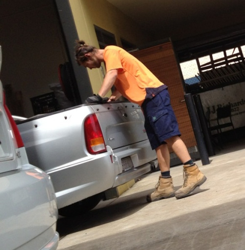 tradieboy78:  essexlad28:  j6i9mmy:  tradies2000:  Hot mechanic  http://tradies2000.tumblr.com/  Wow  Love the ats 