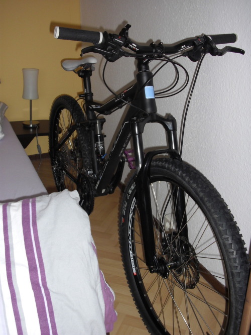himbeerzuckerwattenperlen: Winter sleep for my Bike!! :( I hope the Winter is not so long…