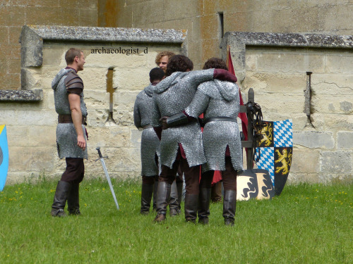 gwainesworld:Mordred gets a Gwaine hug! - photo: archaeologist_d