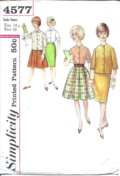 Girls reading in fashion 1962.Vintage Sewing Pattern Simplicity 4577: Sub-Teens’ Blouse and Tw