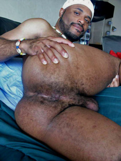 thickonlock:  ilickholes:  Holes-The Office of Orifice Inspection.  An instant classic  Damn