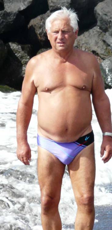 greekbear77:  oldmansexyspeedo