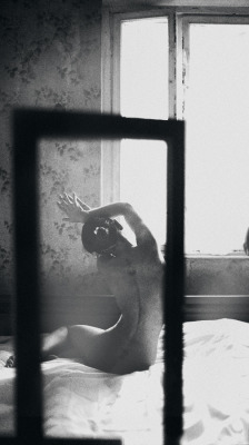 submissiveinclination:  lamelancoly:  Cotto Mercuro B – Untitled, 2010   Morning reflections..,