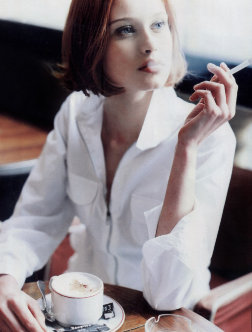 maturesmoke: bienenkiste: Natalia Semanova for Elle Russia, 1998 #Maturesmoke #SmokingFetish