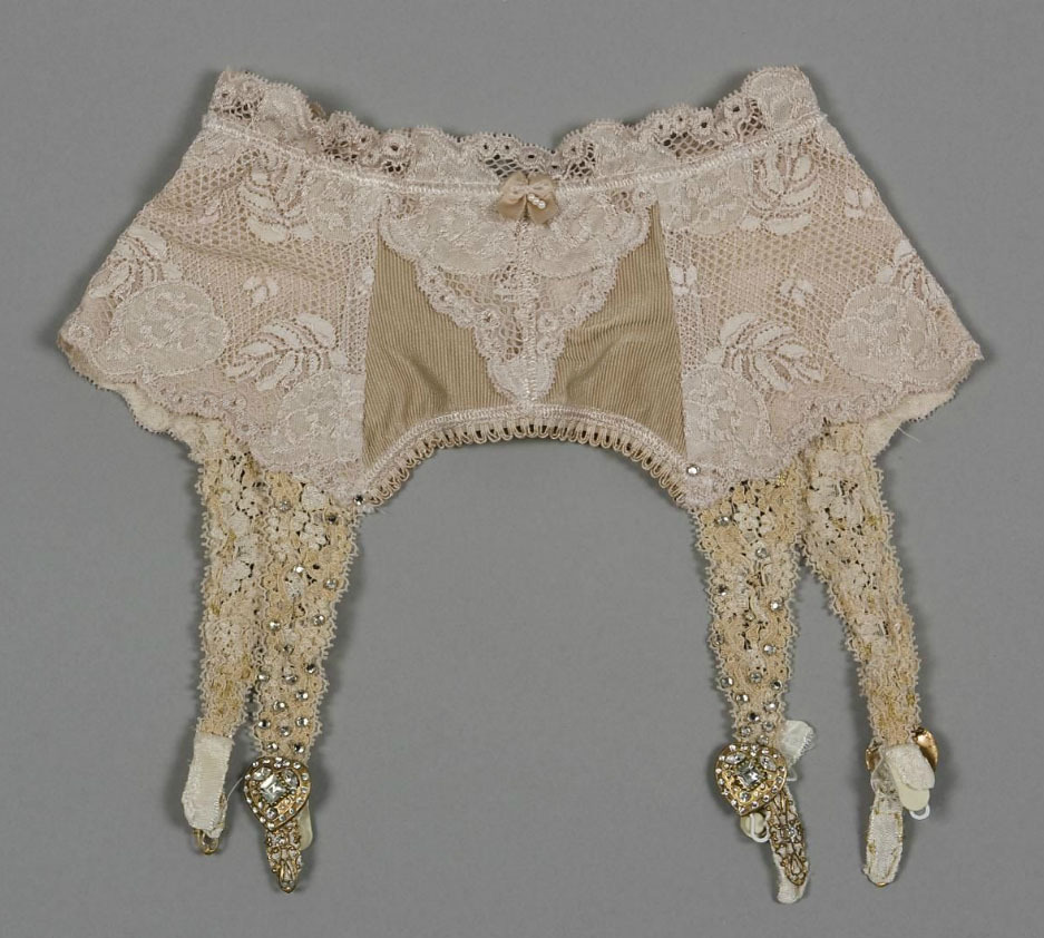  Details of Nicole Kidman’s Pink Diamonds costume from the film Moulin Rouge.