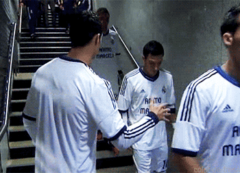 whatthefuckisfootball:  bbbenzema:  color-de-fresa:  Real Madrid 4 - 0 Zaragoza (3.11.2012)