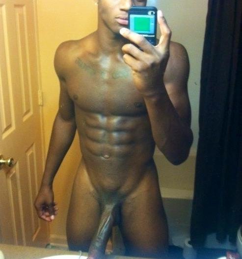 mybiggblackdickk:  playboydreamz:  JAMAICAN DICKKKKKK  Slave here