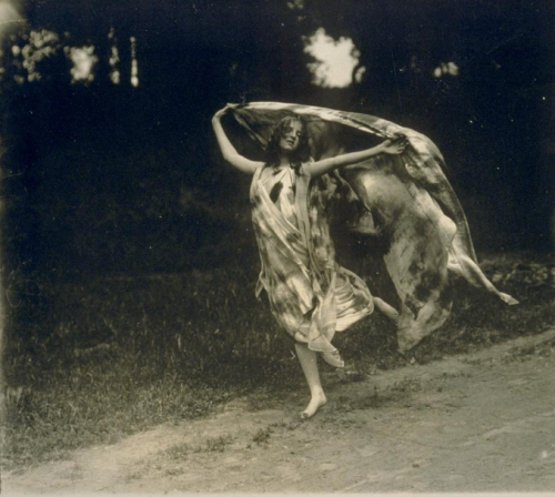 madivinecomedie: Loie Fuller