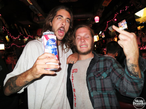 skateboardermagazine:  Figgy and Dickson on a hot one at the Red Room | Photo: John Bradford 