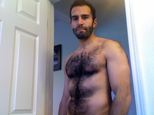 mancrushoftheday:  duncan66:  furmaniac:  Come in  (via TumbleOn)   The Man Crush Blog / Facebook / Twitter