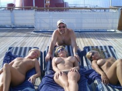 womennextdoor:  For more visit: womennextdoor  Who doesn&rsquo;t like cruises