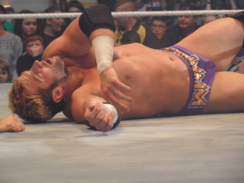 betheyounguk:  Zack Ryder at the WWE Raw house show in Newcastle, England. Read my review of the show here: http://www.betheyoung.co.uk/2012/11/05/wwe-raw-world-tour-metro-radio-arena-newcastle/ 