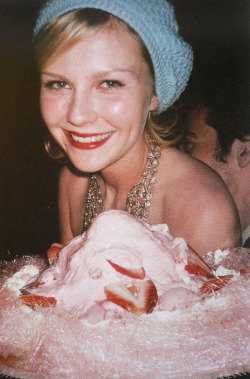 suicideblonde:  Kirsten Dunst photographed by Sofia Coppola  LUX LISBON