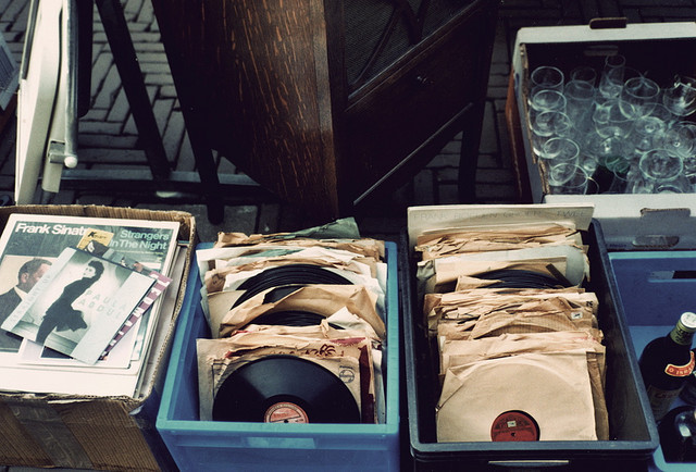 palides:  flea market in Amsterdam by Irina Tataurova on Flickr. 
