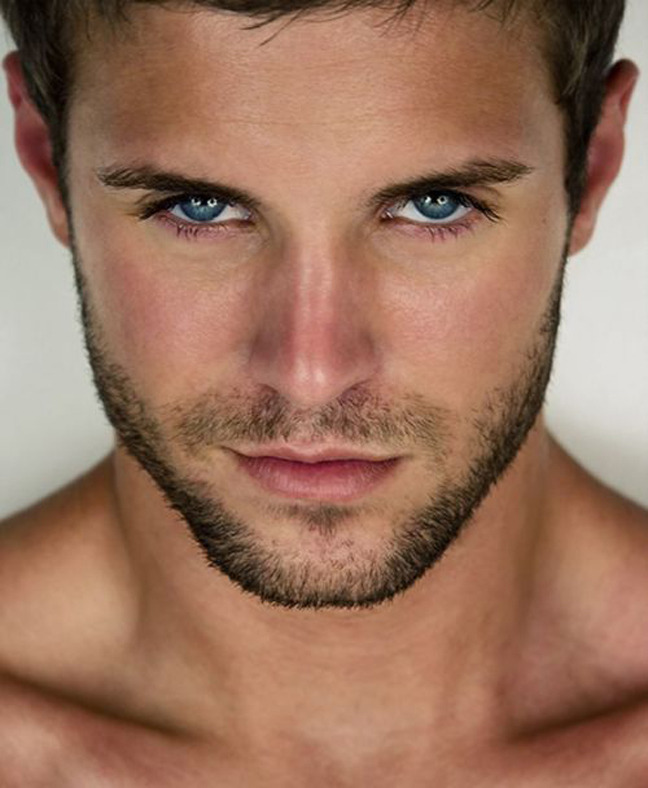 supervillainl:  A sexy stare like this can make me melt.