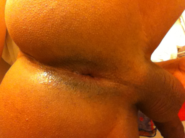dan93rous:  I like taking pics of my hole.