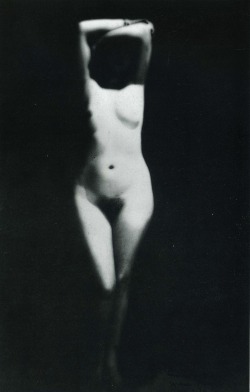 foxesinbreeches:  Untitled by Man Ray, 1923