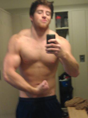luckyhudson:  ginger muscle 