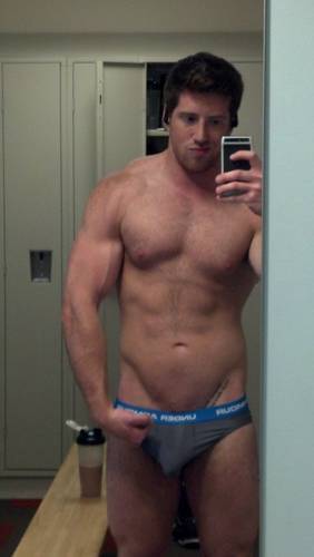 luckyhudson:  ginger muscle 