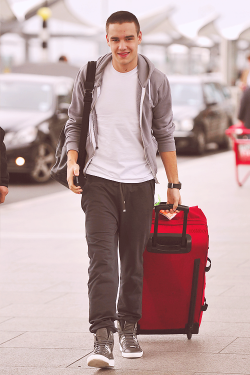  Liam at the airport 