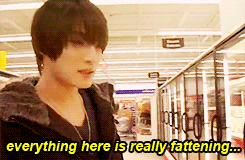 pornshinki-blog:  jaejoong vs. carbs 