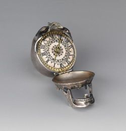 helplessromantic-93:  erinnightwalker:  gingerkit:  Skull watch, c. 1650-1650  WANT NAOW.   GIMMIE