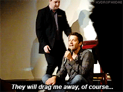 jaymiesue:  stefsanjatis: When Misha refuses to leave the stage…  He is so incredibly off that it’s adorable. 