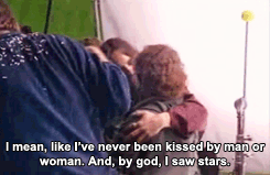 theresstillheroesinthisworld:  Viggo kisses Billy Boyd (x) 