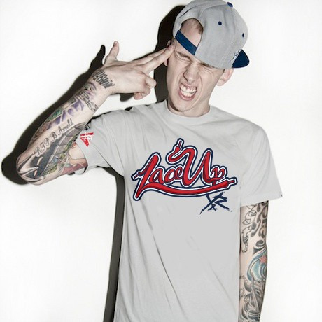 just-a-misplaced-misfit:  God he’s so attractive