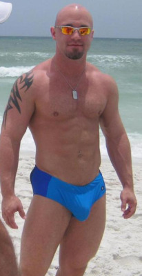 supervillainl:  So want to be on the beach with beautiful Ty, and his beautiful pouch.