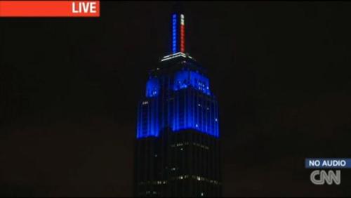 helltothenaw:  isaia:  itspartofmyprocess:  axelletess:  The Empire State Building goes all blue as Obama is projected to win the election  via A great big city.     crying rn  WELP