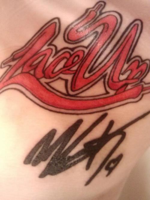 thenameisnilla:  got my lace up tattoo for my birthday today! 