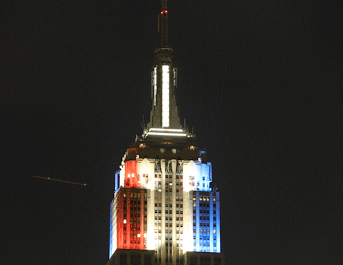 imwithkanye:  The Empire State Building Calls The Election. 