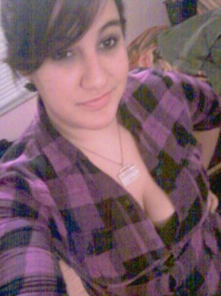 mu5ics0ul:  It’s Friday!! Love my Flannel ;)