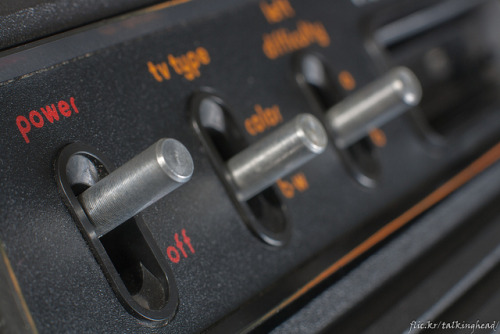 malditamente:  Atari 2600 6-Switch by TalkingHead on Flickr. Babiándome.