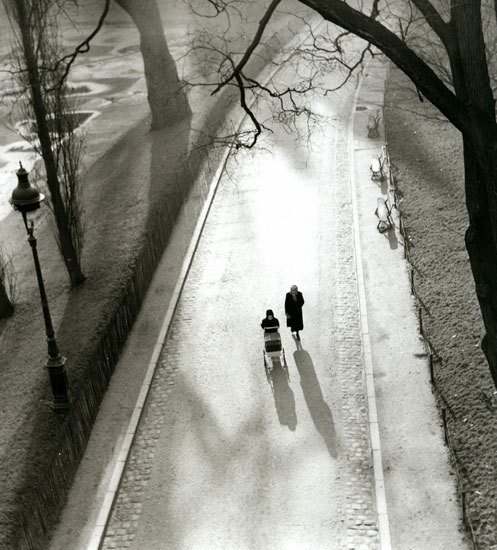 adanvc:  Les Buttes Chaumont, 1950. by Henri Guérard