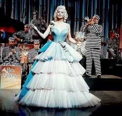 marilynandjayne:  Jayne being flawless in The Girl Can’t Help It (1956) 