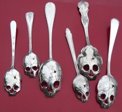 fer1972:  Skull Spoons 1. By Pinky Diablo