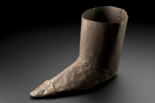 odditiesoflife: The Medieval Torture Boot used for “Foot Roasting”, 16th century Boiling