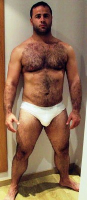 bigianh:  Those legs! That chest! That fur!!! 