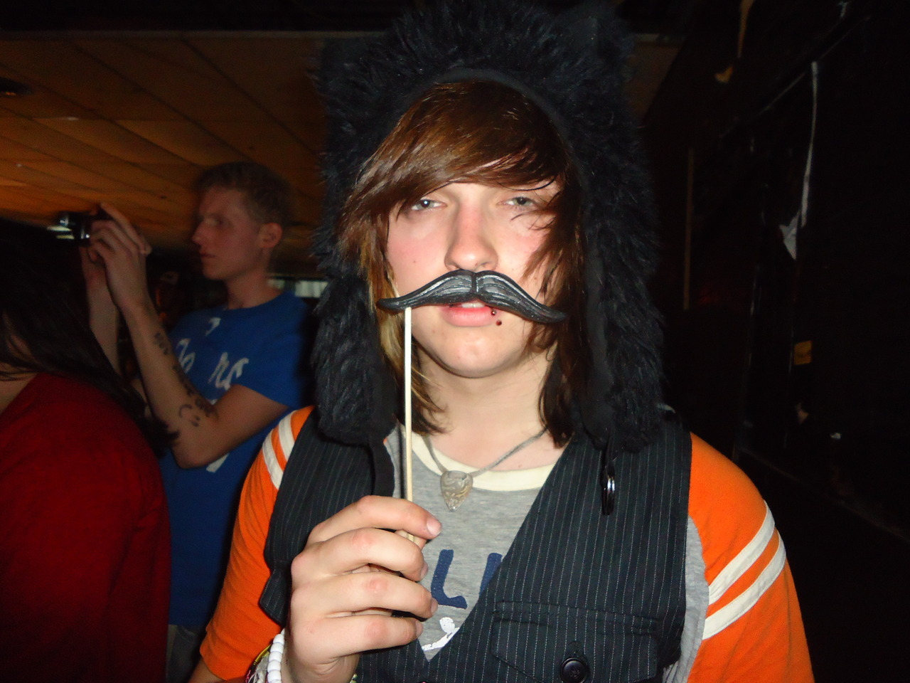 m0shpotato:  Drake and his mustache n-n (if you steal this or change the source i
