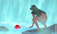 petitetiaras:  At first, Pocahontas wanted to chase after the settlers, but then