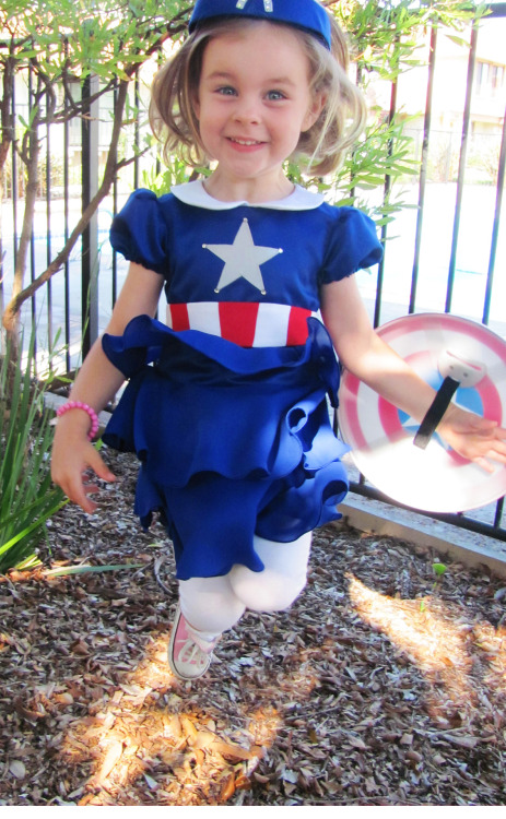 cjshark:  bromancenthusiast:  brightcopperpenny:  andythanfiction:  jennifermatarese:  the-wordbutler:  sweaterkittensahoy:  brightcopperpenny:  I made my three-year-old niece her first convention/Halloween costume this year. If you ask her who she is