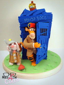 nerdachecakes:  It’s Who Week! We start off with an order I got this week from Baby Mason and his Whovian parents who wanted to celebrate his 3rd birthday is true who style.  With a Winnie the Pooh/Doctor Who crossover cake! I just love crossover cakes.