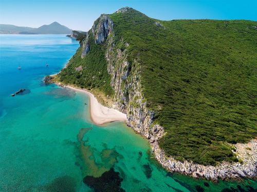 Secluded beach coves in Messinia, Peloponnese, Greece (by costanavarino).