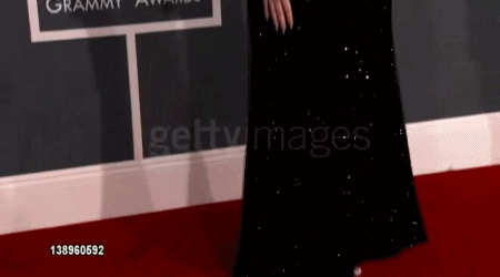 waiting-for-adele:  Adele being STUNNING on the Red Carpet at the Grammys.
