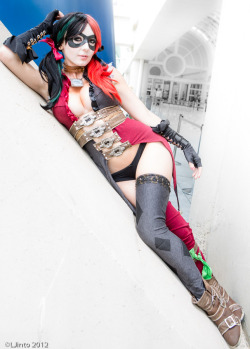 cosplayblog:  Harley Quinn from Injustice: Gods Among Us  Cosplayer: Jessica Nigri [WW / TW / FB]Photographer: LJinto [FL]  