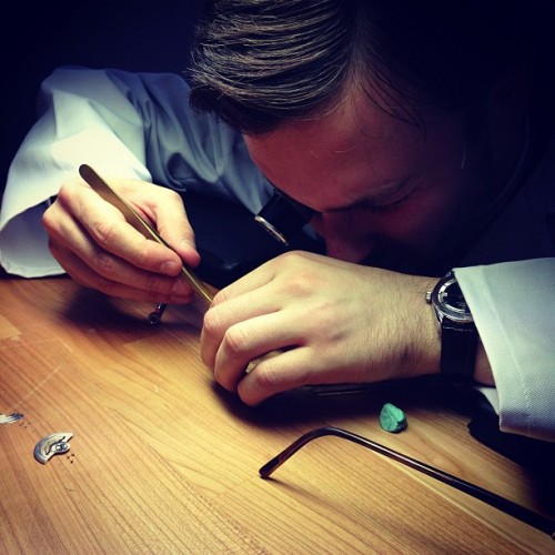 Hard at work on a @JaegerLeCoultre 751 at #salonqp -SP (at Saatchi Gallery)